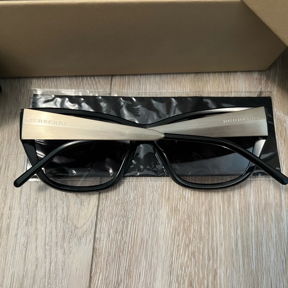Burberry Cat Eye Sunglasses - Picture 3 of 4